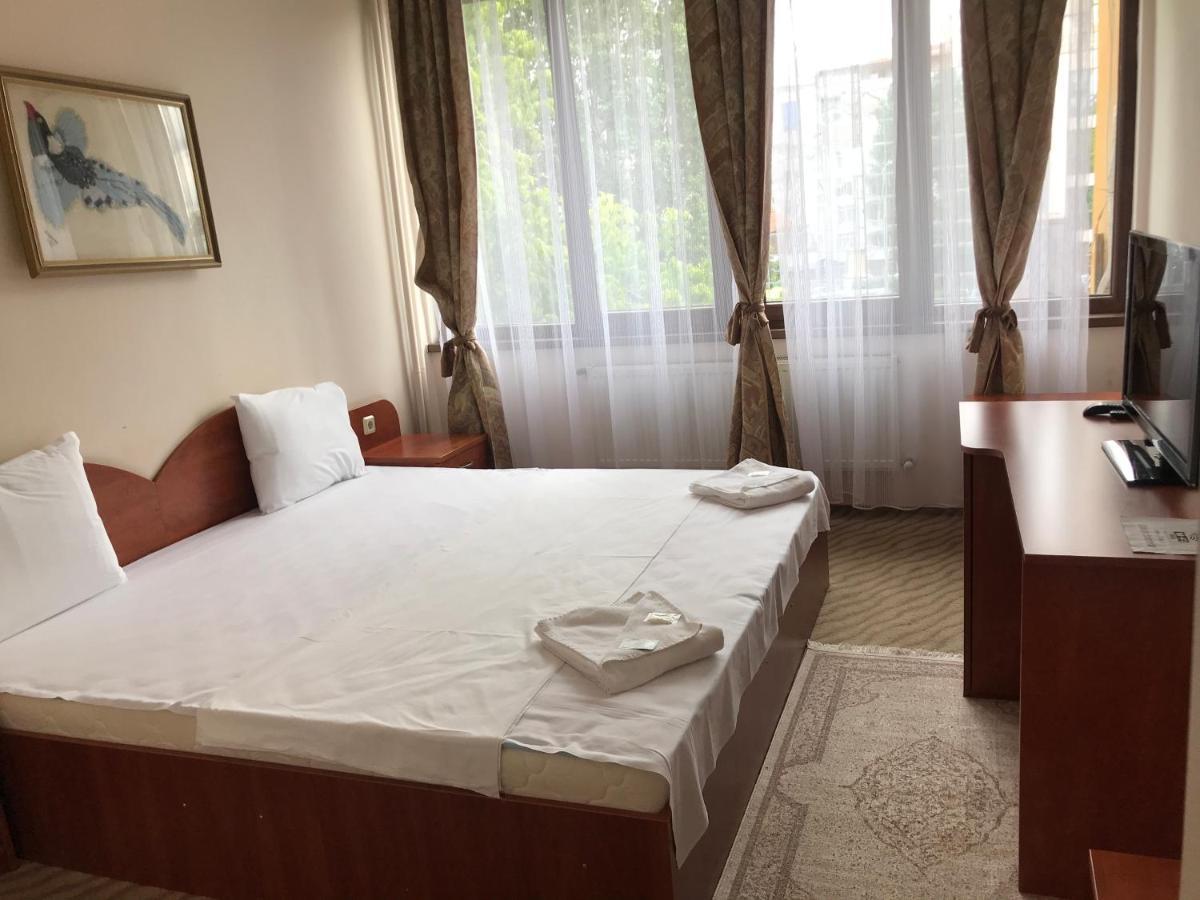 Хотел Сокол Plovdiv Extérieur photo